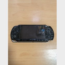 PSP 2004 inkl oplader